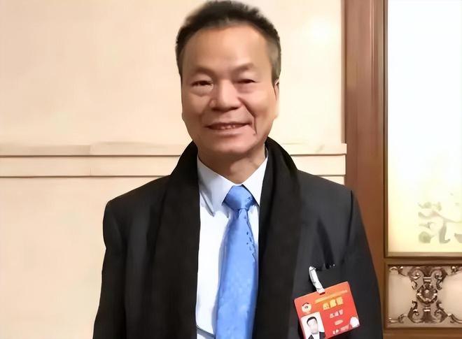 香港大亨“狙击”碧桂园?身价990亿他才是房地产巨头背后金主(图3) 香港大亨“狙击”碧桂园?身价990亿他才是房地产巨头背后金主(图3)