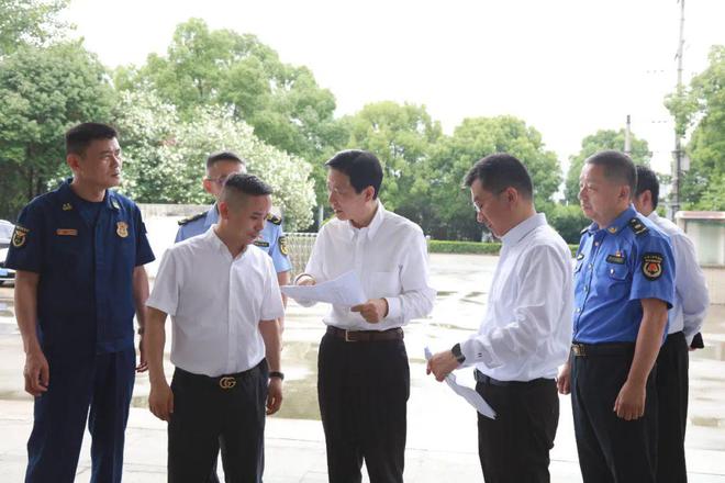 保安全守底线！区委书记陆方舟实地检查指导安全生产和火灾隐患挂牌督办点位整改工作(图1)