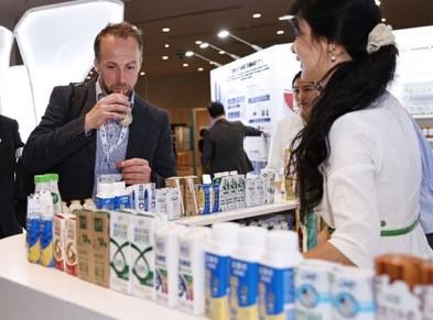 中国乳业又一高光时刻！伊利斩获“IDF乳品创新奖”大奖全明星产品亮相获好评(图9)