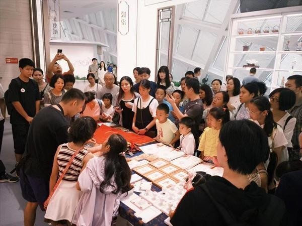 年轻人成“春节主理人”过一个青春味道的“非遗年”(图2)